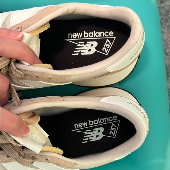 New Balance 237 - Beige Cream and White - BRAND NEW NO BOX - Size 7.5 - Picture 4 of 6